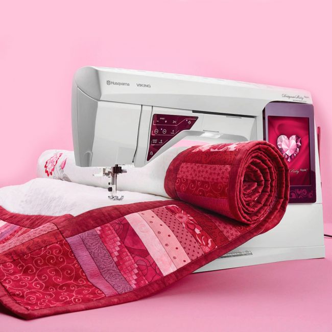 Швейно-вышивальная машина Husqvarna Designer Ruby Royal